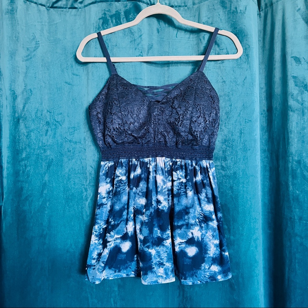 No Boundaries tie die and lace tank top,type blouse. Size L